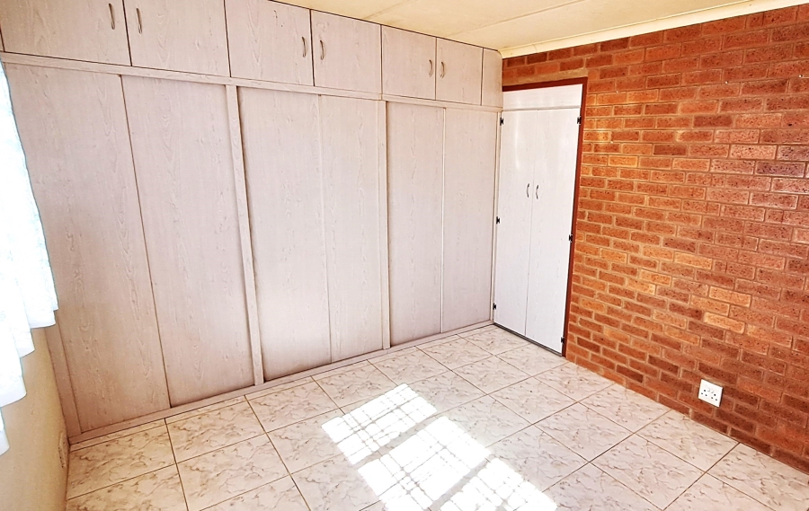 5 Bedroom Property for Sale in Elandsrand North West
